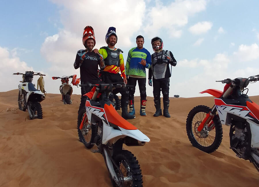 5-de-wueste-motocross-abenteuer-gruppen-tour-solo-mit-experten-guides