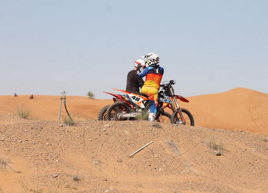 14-pl-najlepsze-tory-motocross-w-uae-dubaj-al-badayer-big-red