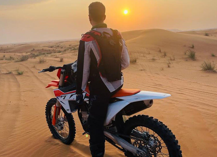 6-pl-desert-enduro-bike-rental-options-for-male-female-riders-dubai-uae