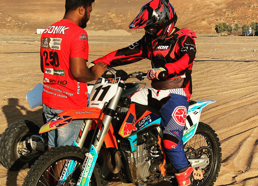 6-pl-prywatne-zajęcia-mx-enduro-dirt-bike-i-treningi-w-big-red-al-badayer-dubaj
